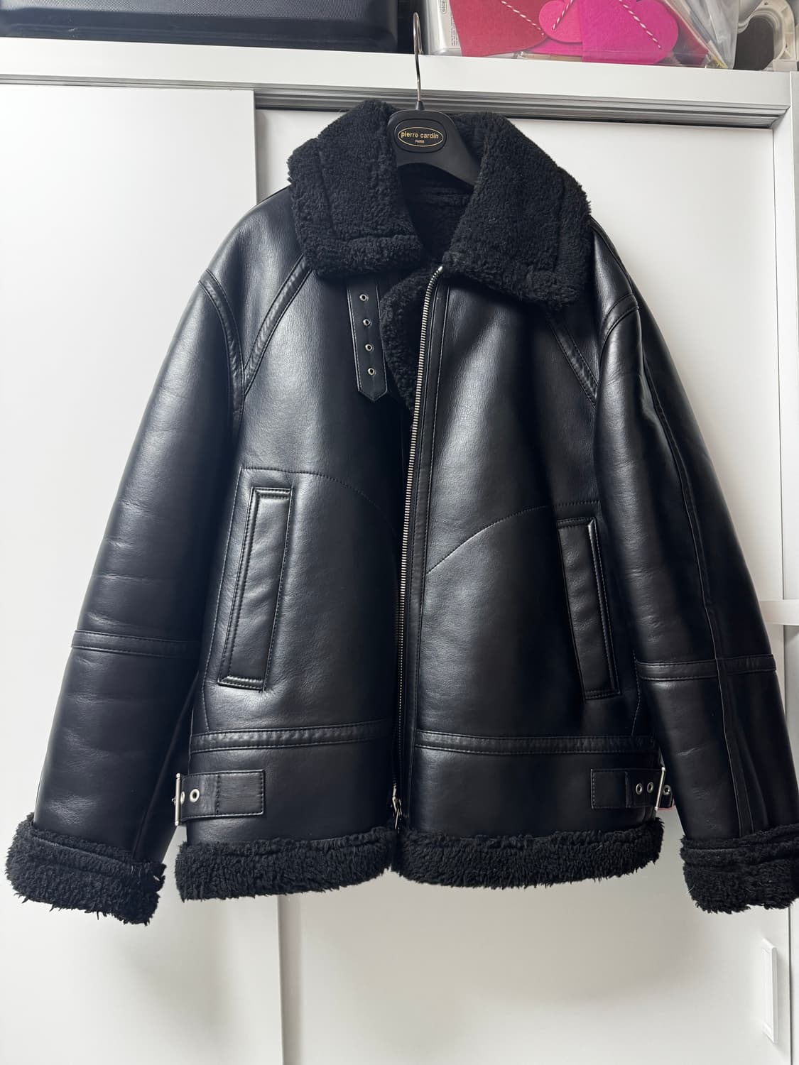 올블랙 무스탕 판매합니다.  상품이미지1