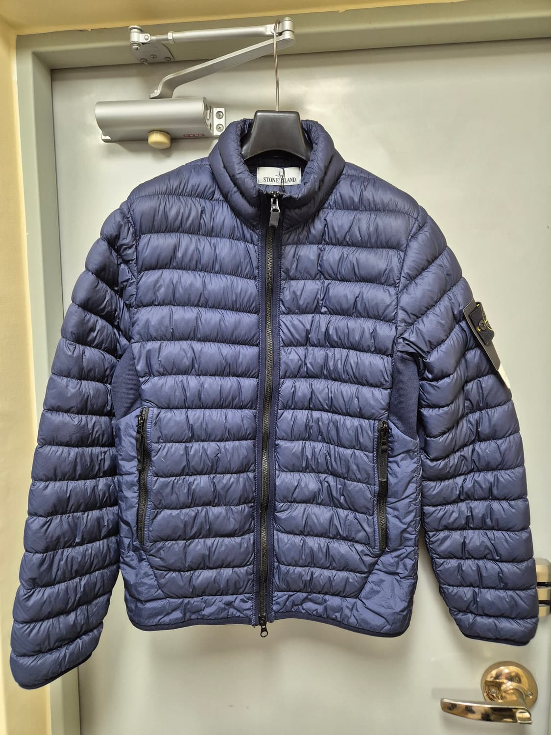 스톤아일랜드 / 크링클랩스 경량패딩 / 네이비 S (95)정품 상품이미지1