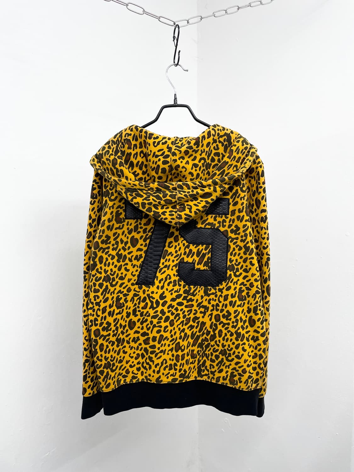 갸루 레오파드 자수패치 후드집업 상품이미지9