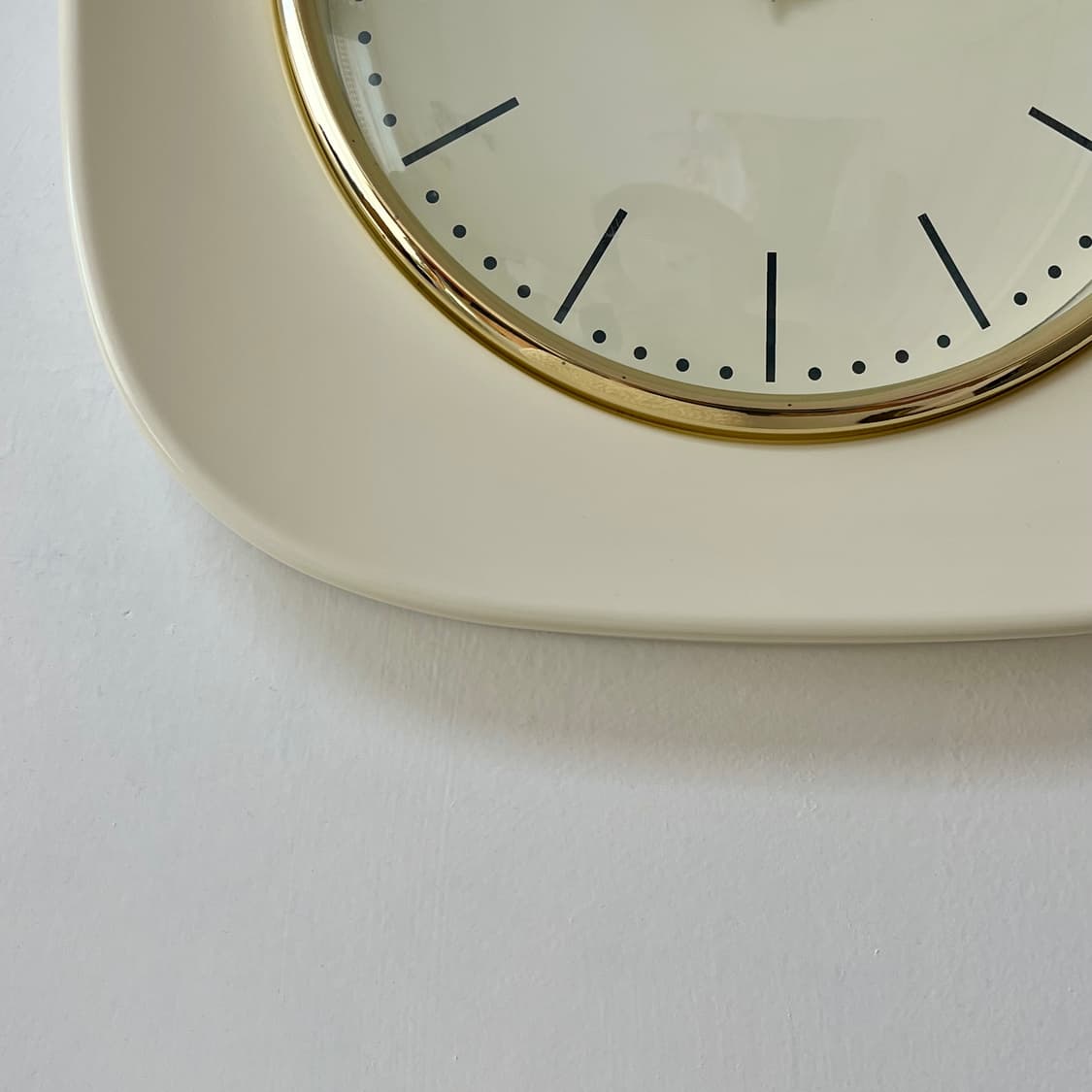 스퀘어 빈티지 벽시계 버터컬러 상품이미지5