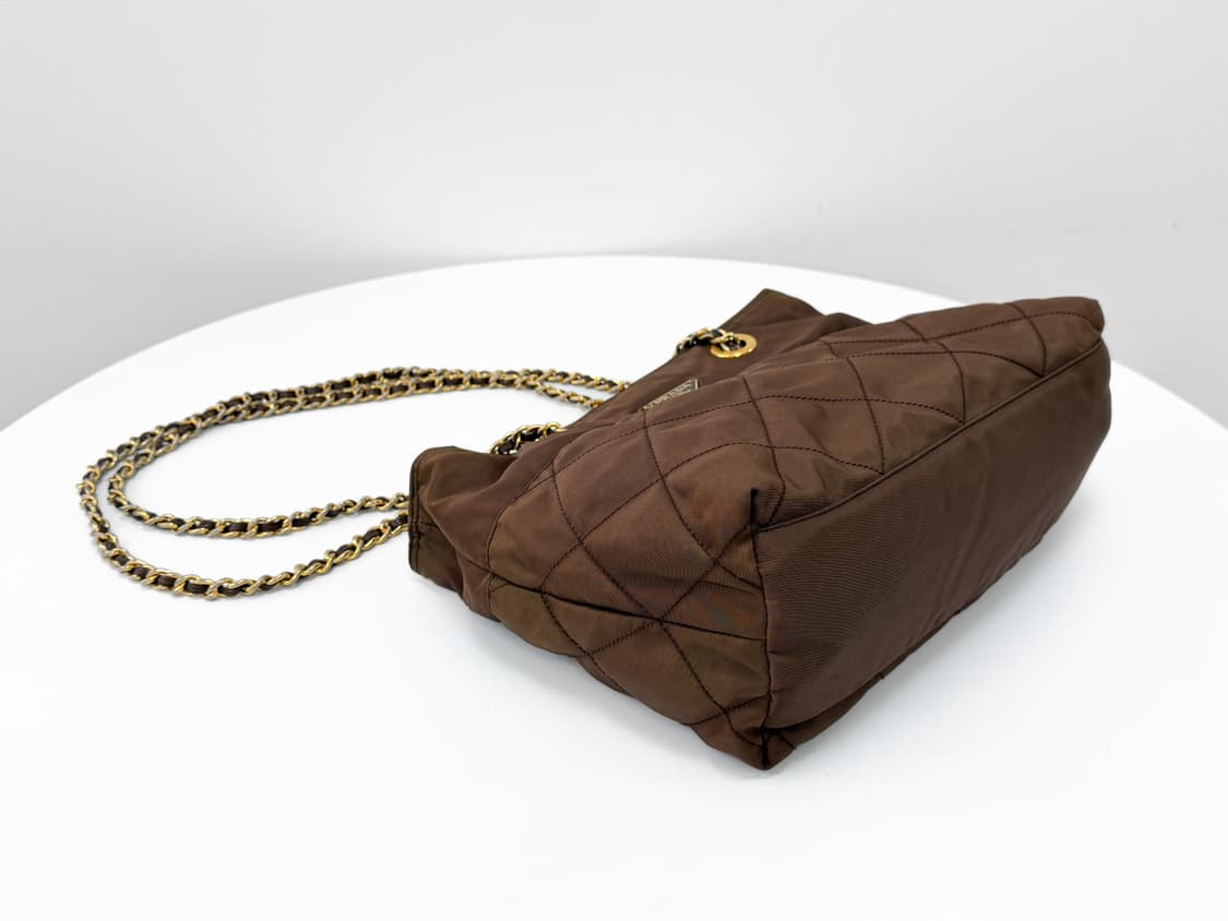 프라다 나일론 퀼팅 체인 숄더백 브라운 상품이미지5