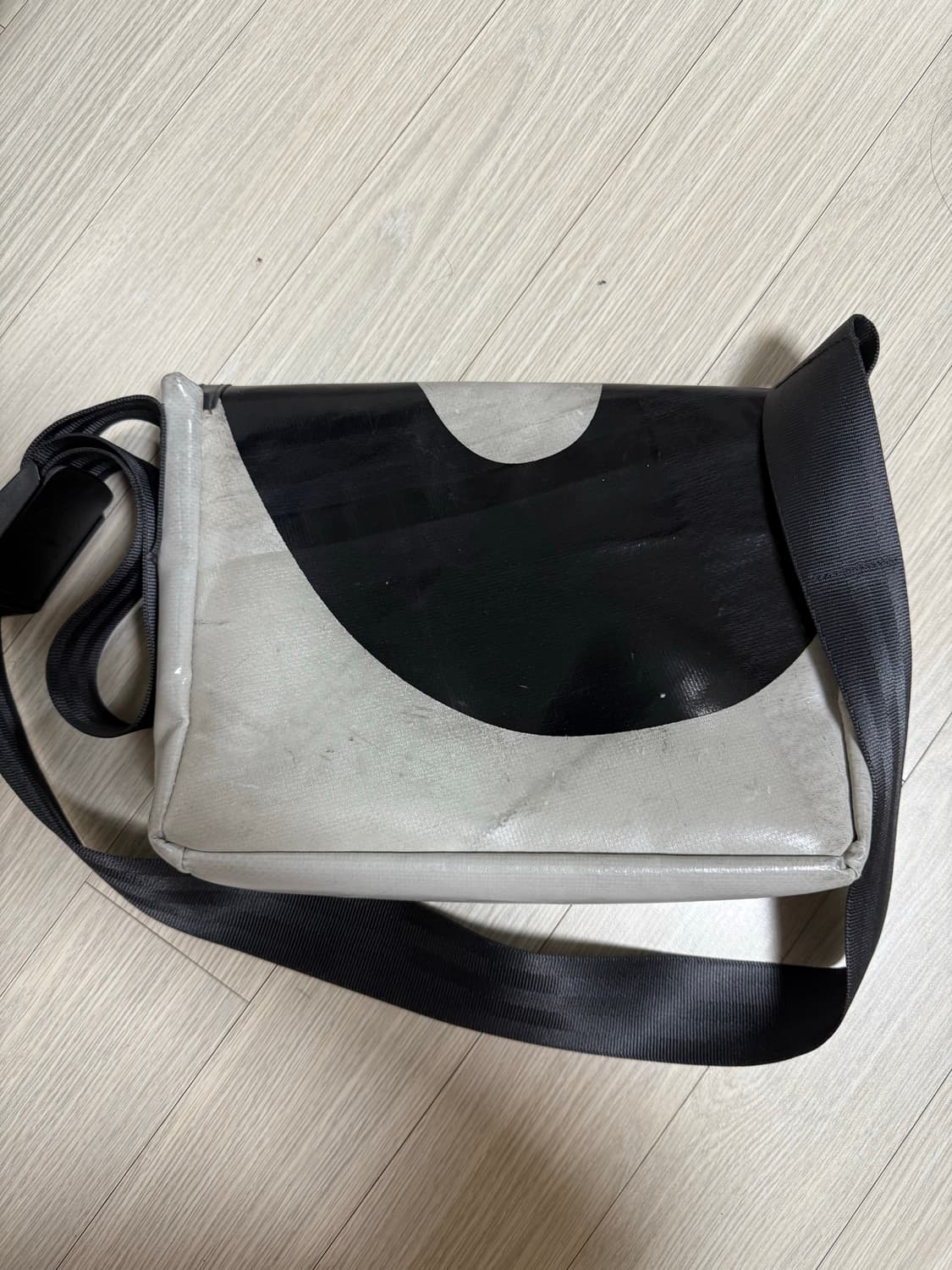 프라이탁 라씨 상품이미지2