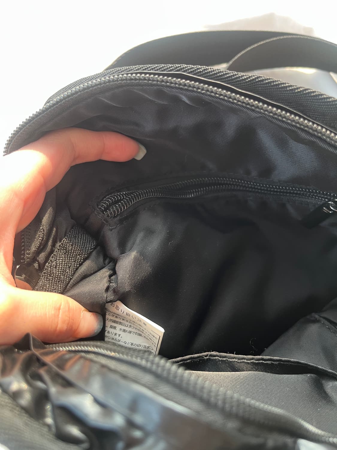 Y’SACCS 요지 야마모토 글로시 나일론 미니 크로스 백 상품이미지9