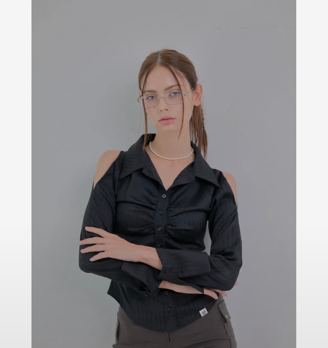 511비전 VEIL CUT-OUT STRIPE SHIRTS , BLACK 상품이미지1