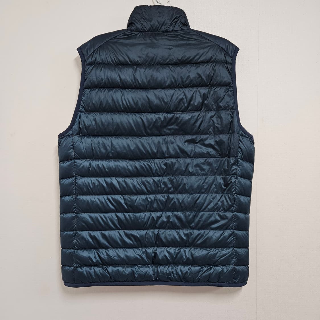 L 100) 유니클로 다크그린 오리털 경량 패딩조끼 상품이미지3