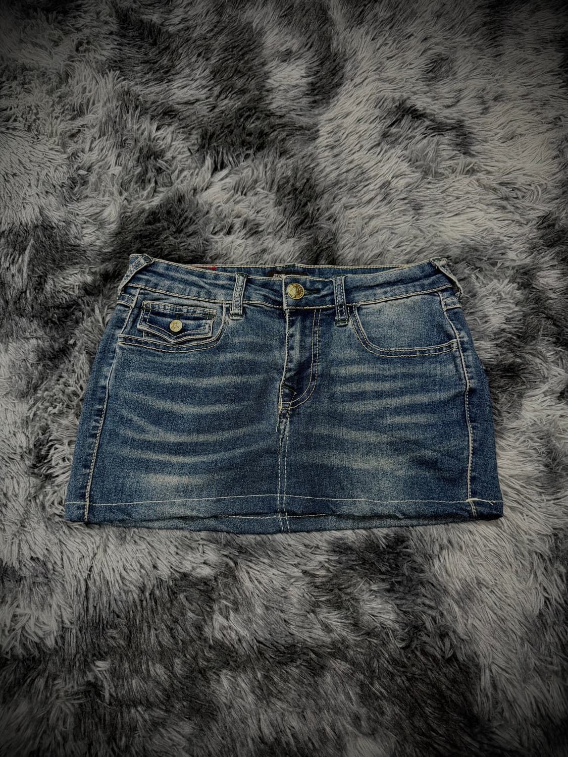 True Religion 금장 단추 워싱 데님 스커트 상품이미지2