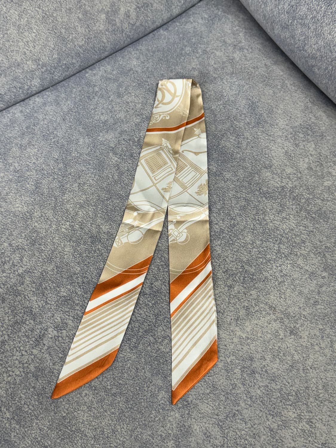 에르메스 엑스 리브리 트윙리 베주 블랑 카라멜 스카프 상품이미지2