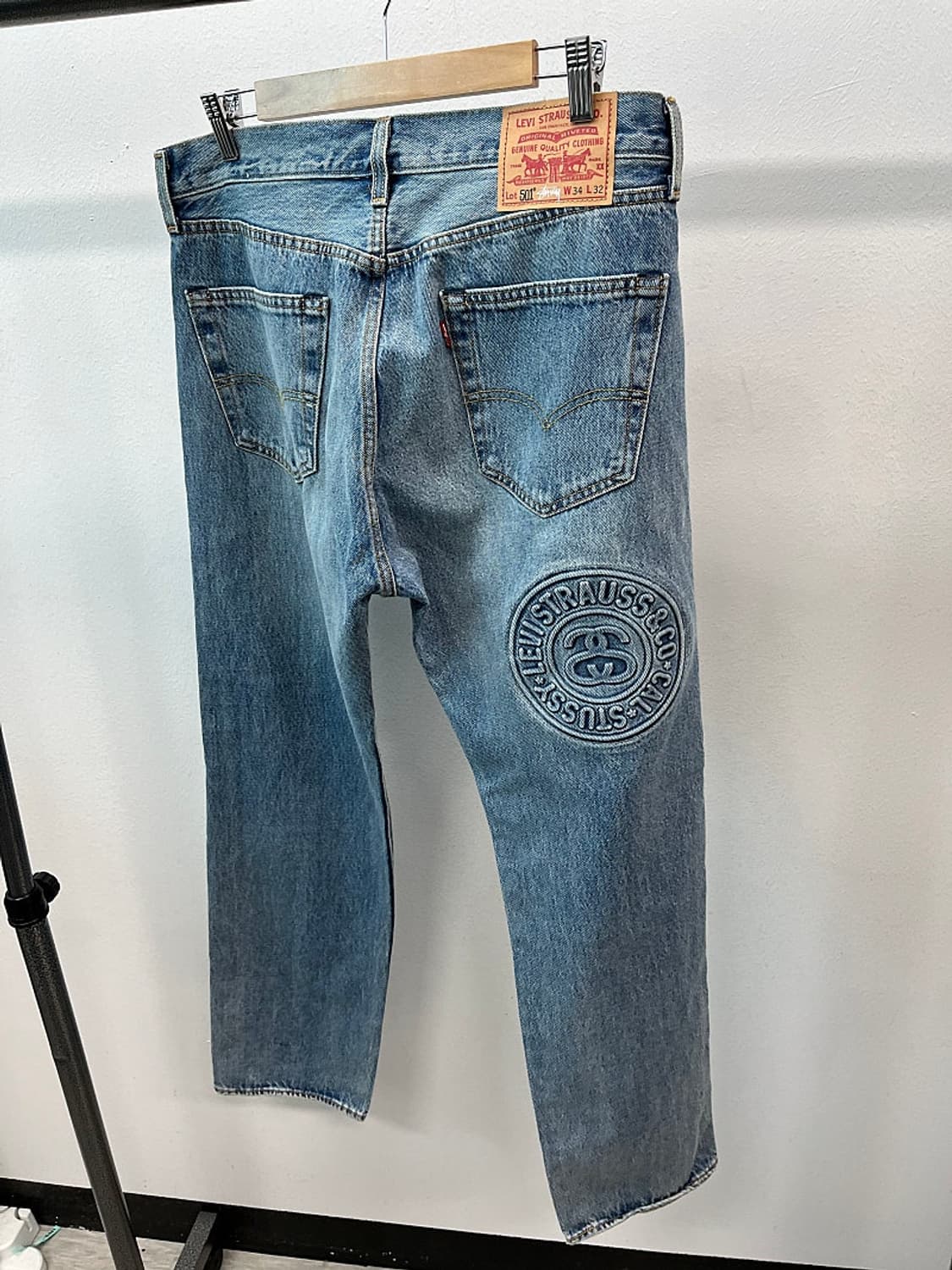 34) 스투시x리바이스 엠보스드 501 인디고 상품이미지6