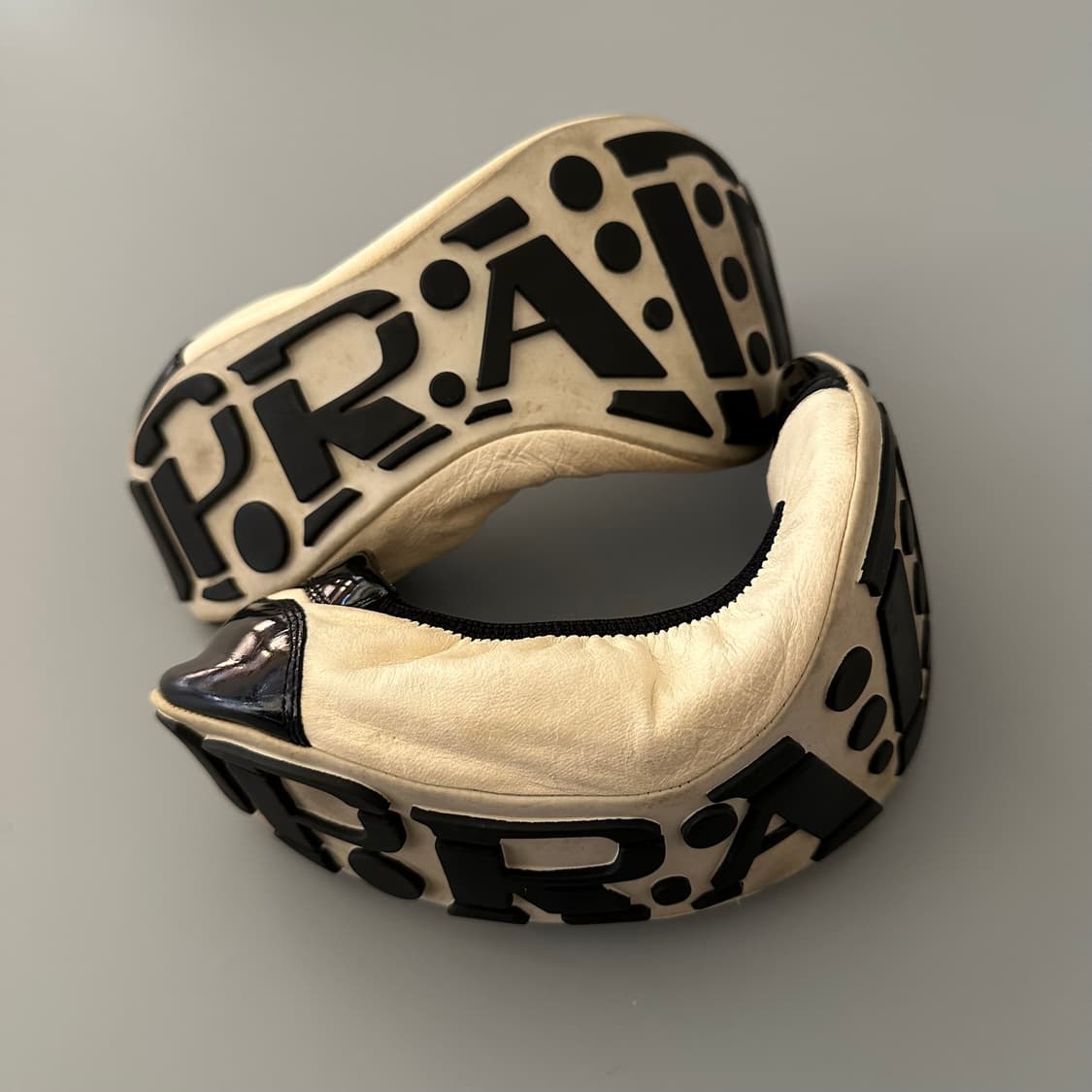 프라다 prada 로고 가죽 플랫슈즈 상품이미지4