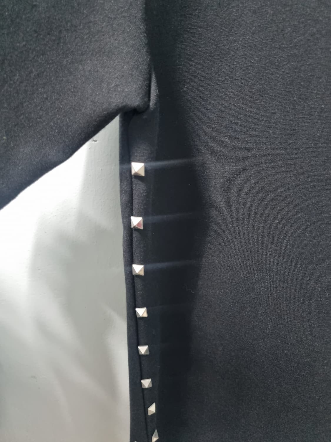 발렌티노 락스터드 블랙 반팔 티셔츠 상품이미지3