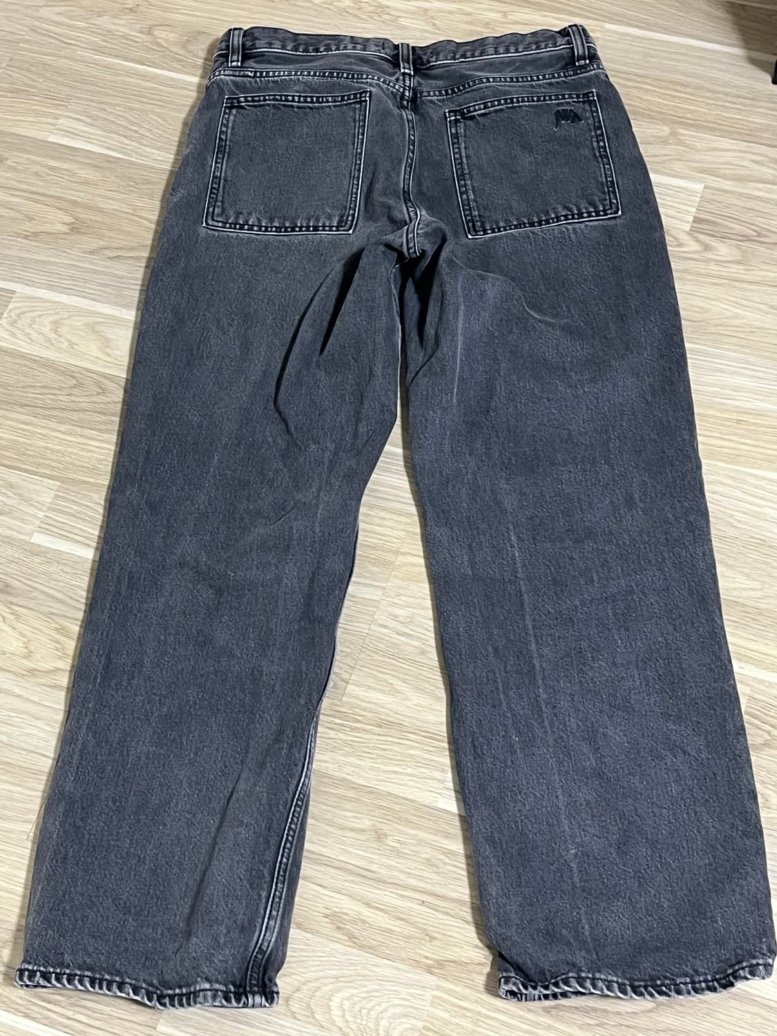 유니클로 jw앤더슨 스트레이트진 그레이 상품이미지2