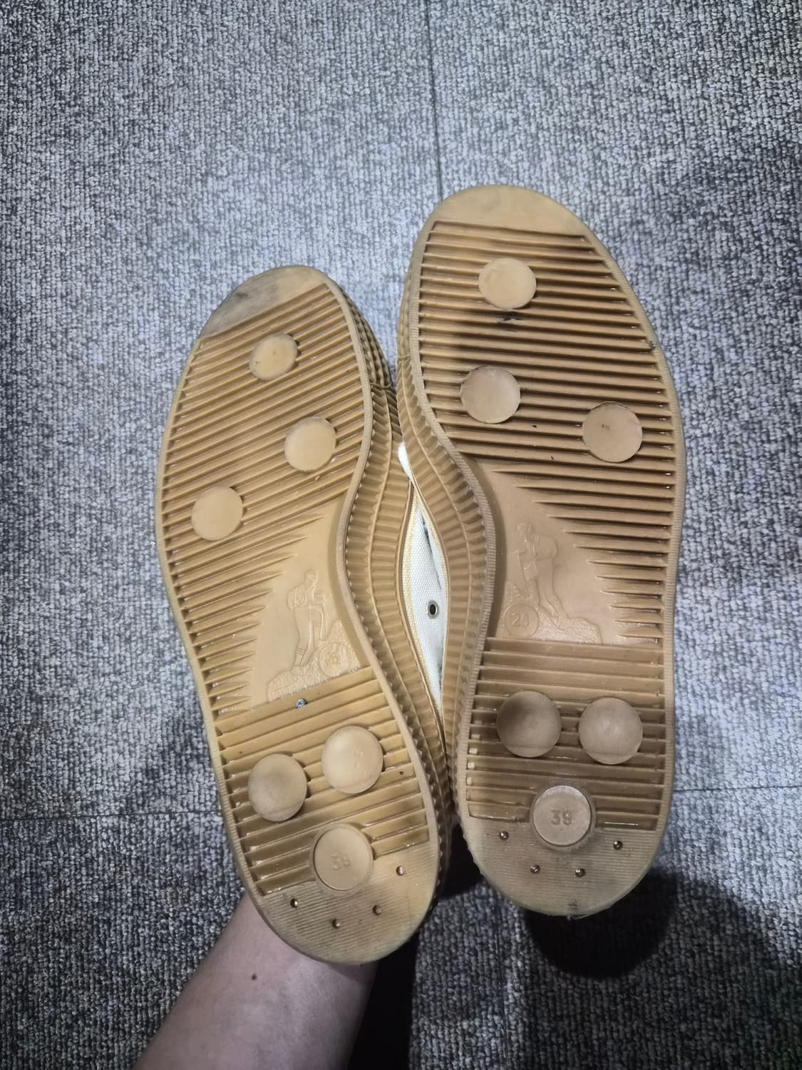 꼼데가르송 노베스타 스니커즈 상품이미지4