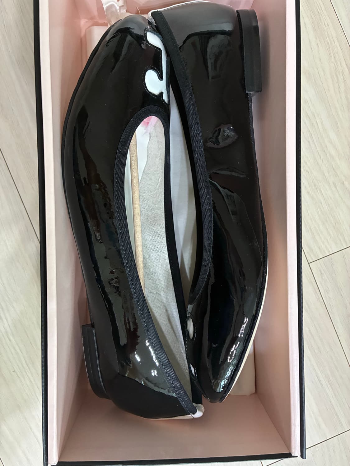 [세제품] 레페토 Grenadine r로고 에나멜 플랫 (38.5) 상품이미지3