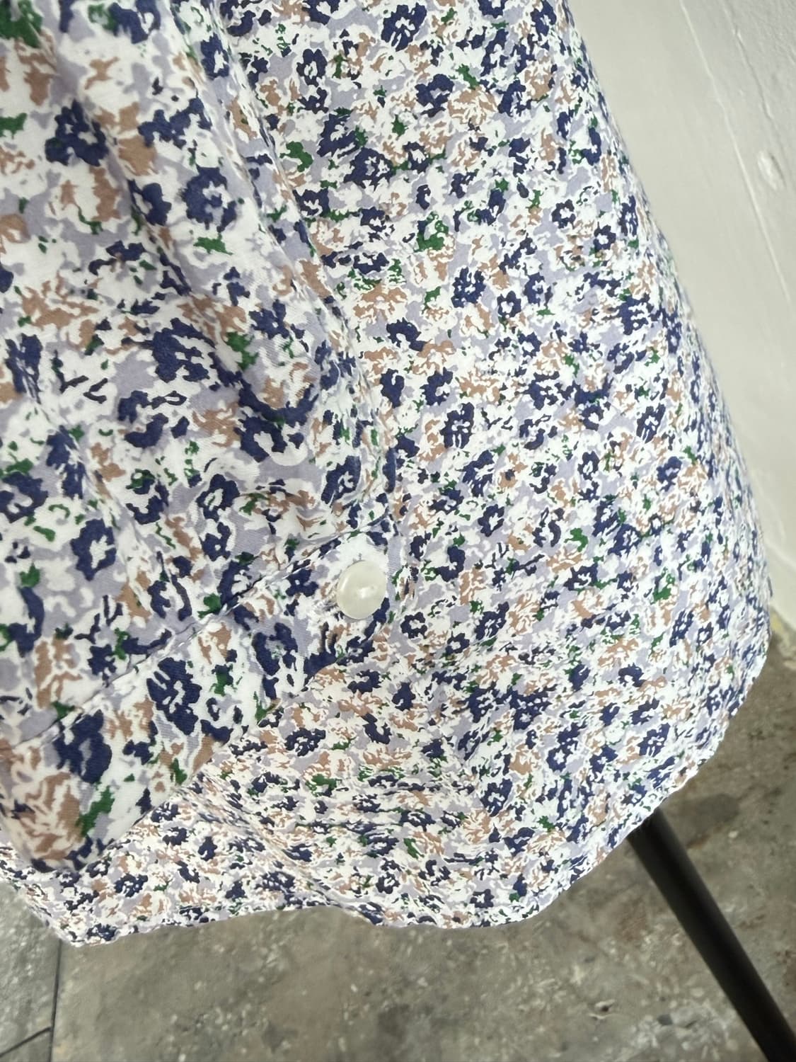eddie Bauer® 플라워 V넥 블라우스 상품이미지4