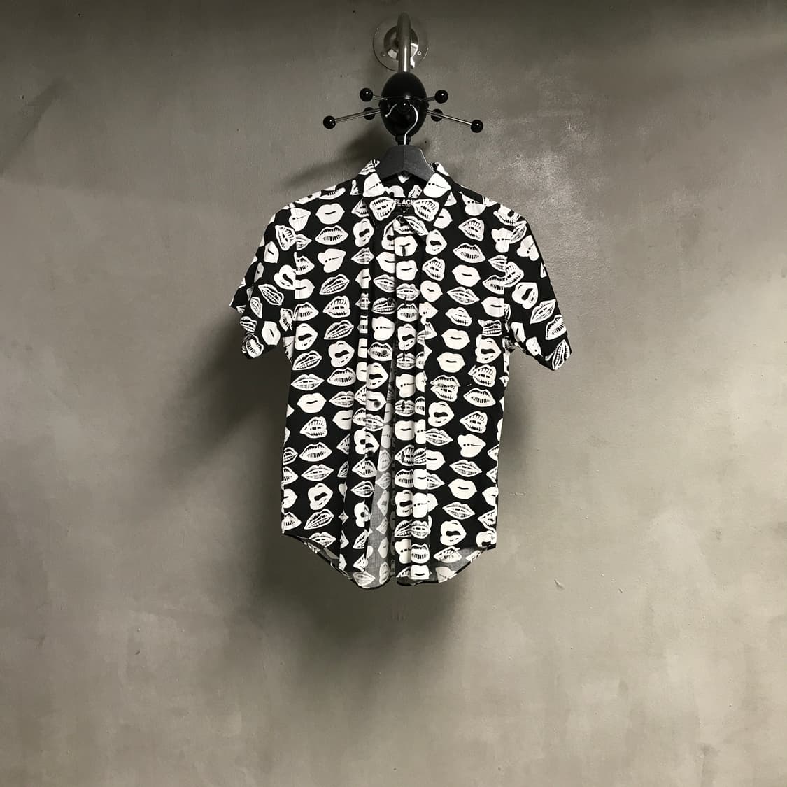 꼼데가르송 블랙 반팔 셔츠 M 상품이미지1