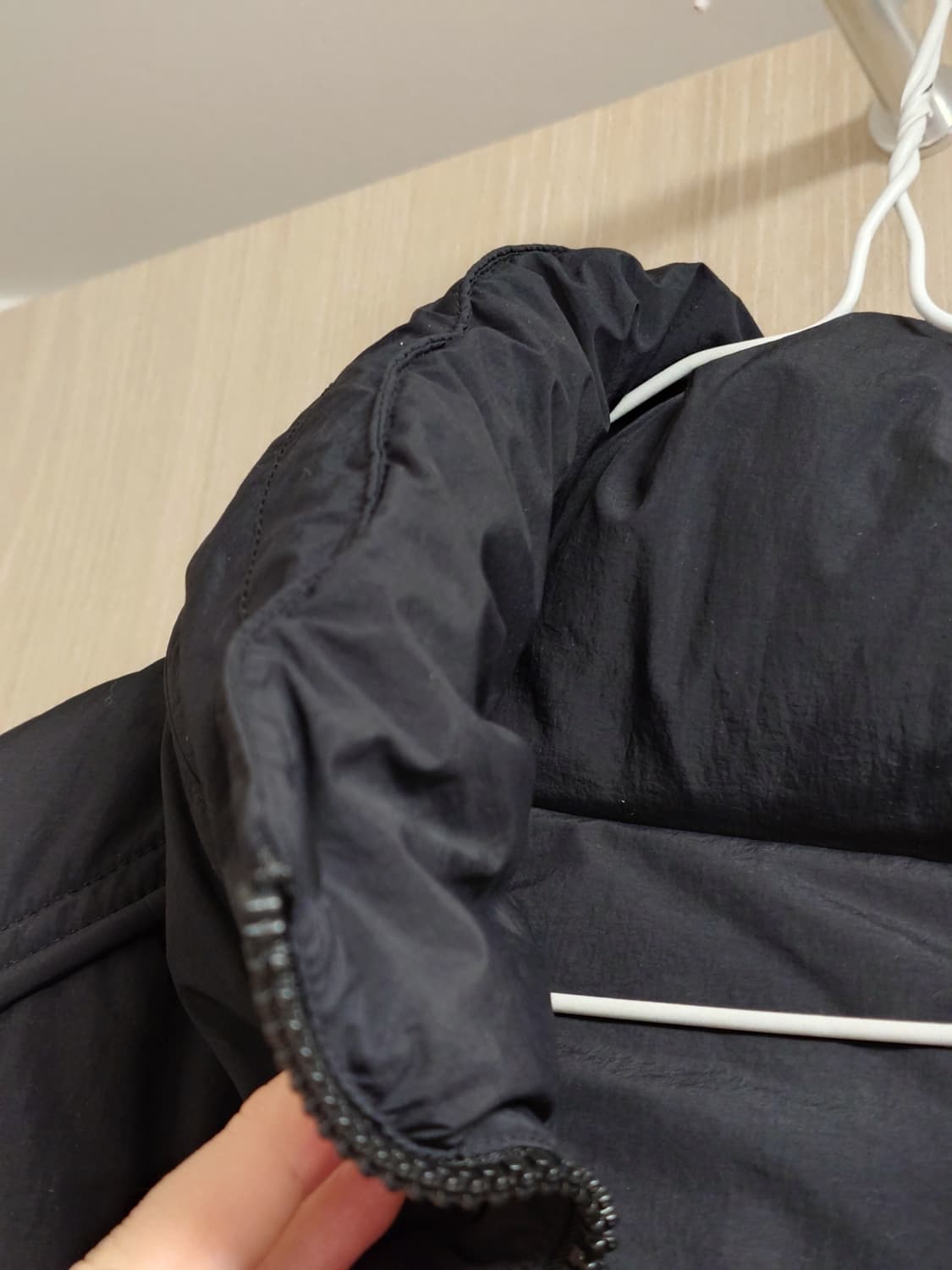 [46/105] 준지 23FW 크롭 구스 다운 패딩 베스트 조끼 패쪼 상품이미지3