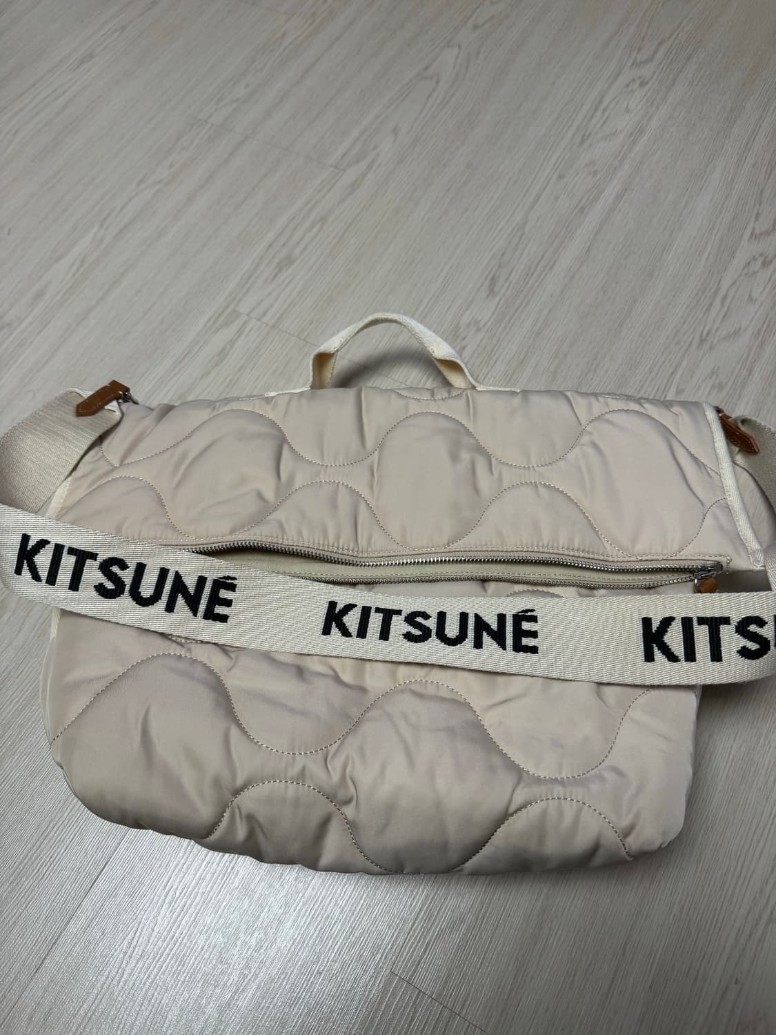 메종키츠네 나일론 퀄티드백 에쿠르컬러 상품이미지3