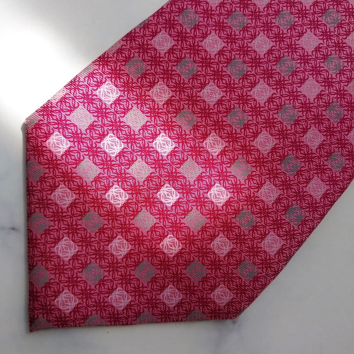 로에베 실크 핑크 패턴 넥타이 9.8cm A+~A등급 K2508
 상품이미지5