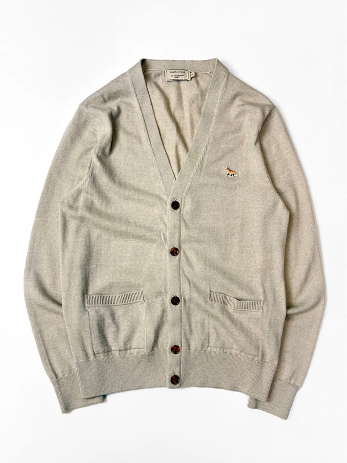 메종키츠네 폭스 패치 레귤러 니트 가디건 PN5703    상품이미지1