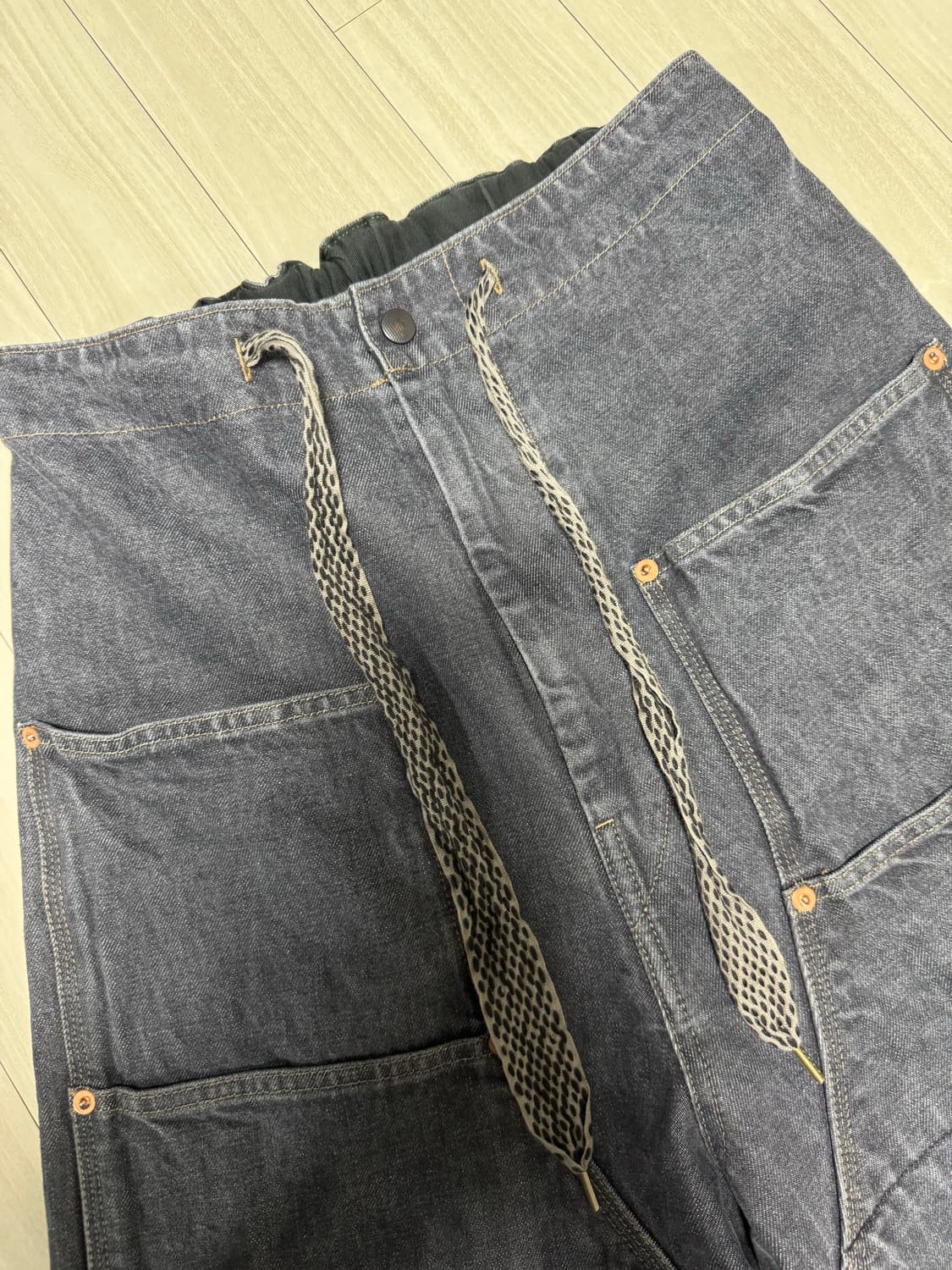 캐피탈 더블니 키나리 블랙 팬츠 2사이즈 판매합니다. 상품이미지3