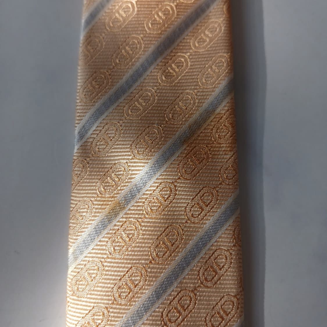 셀린느 실크 골드 스트라이프 넥타이 9.1cm A등급 A19179
 상품이미지7