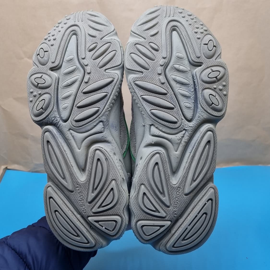 아디다스 오즈위고 카키 운동화225. 상품이미지3