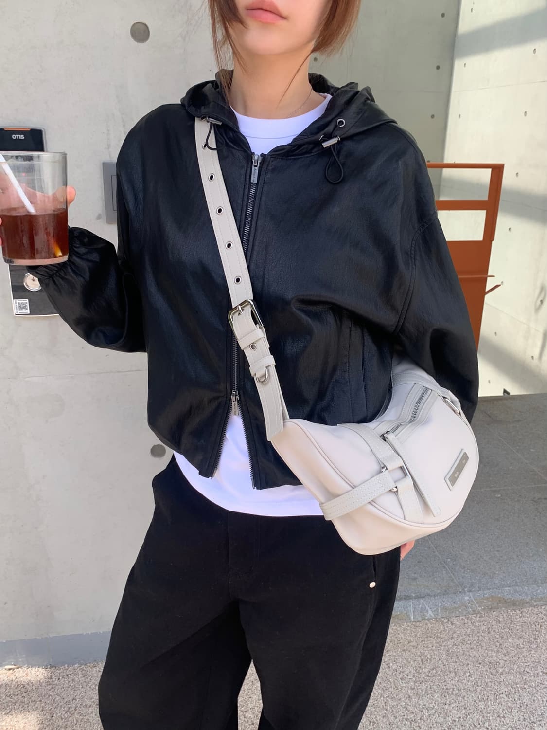 마뗑킴 레더 후디 크롭 점퍼 블랙 상품이미지9