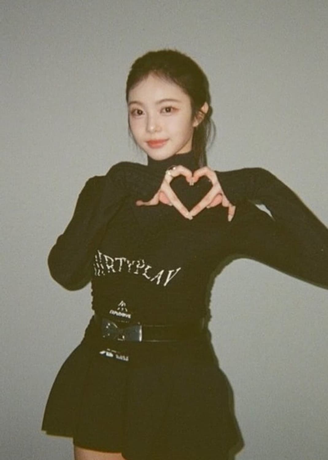 2000아카이브 SHIRRING MESH TOP 하투하 이안 착용 상품이미지3