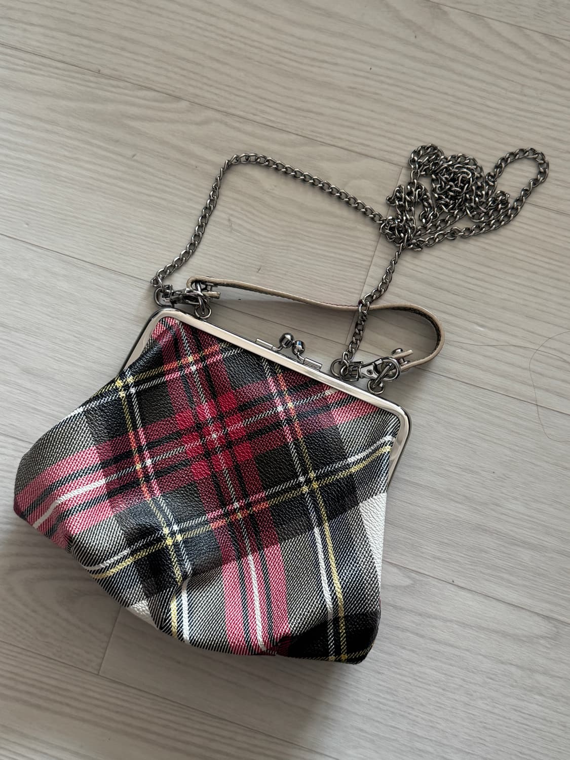 비비안웨스트우드 핑크 타탄체크 체인크로스 상품이미지3