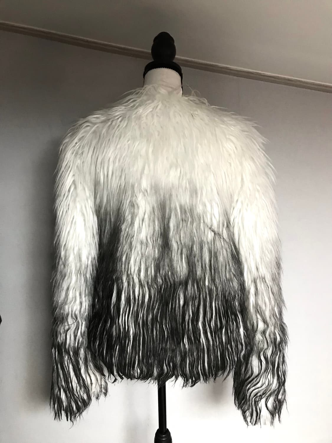 Nache Shaggy Ombre Faux Fur Jacket 상품이미지4