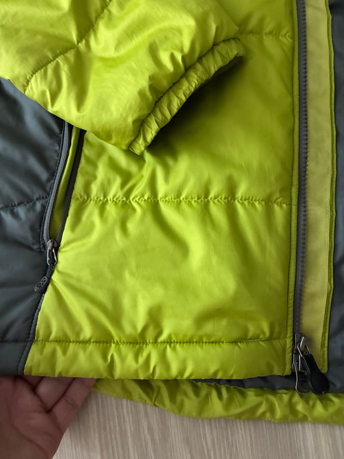 파타고니아 다스 파카 das 00s 라임 게코그린 프리마로프트 상품이미지2