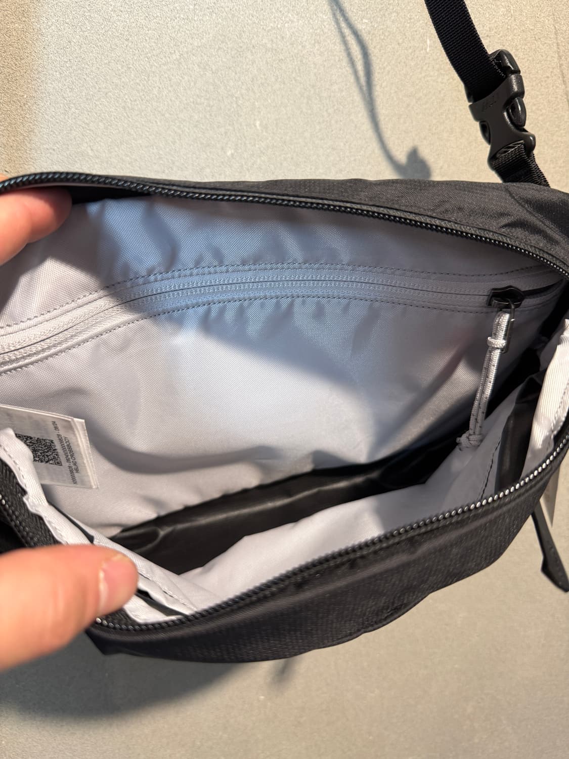 아크테릭스 헬리아드 크로스백 상품이미지7