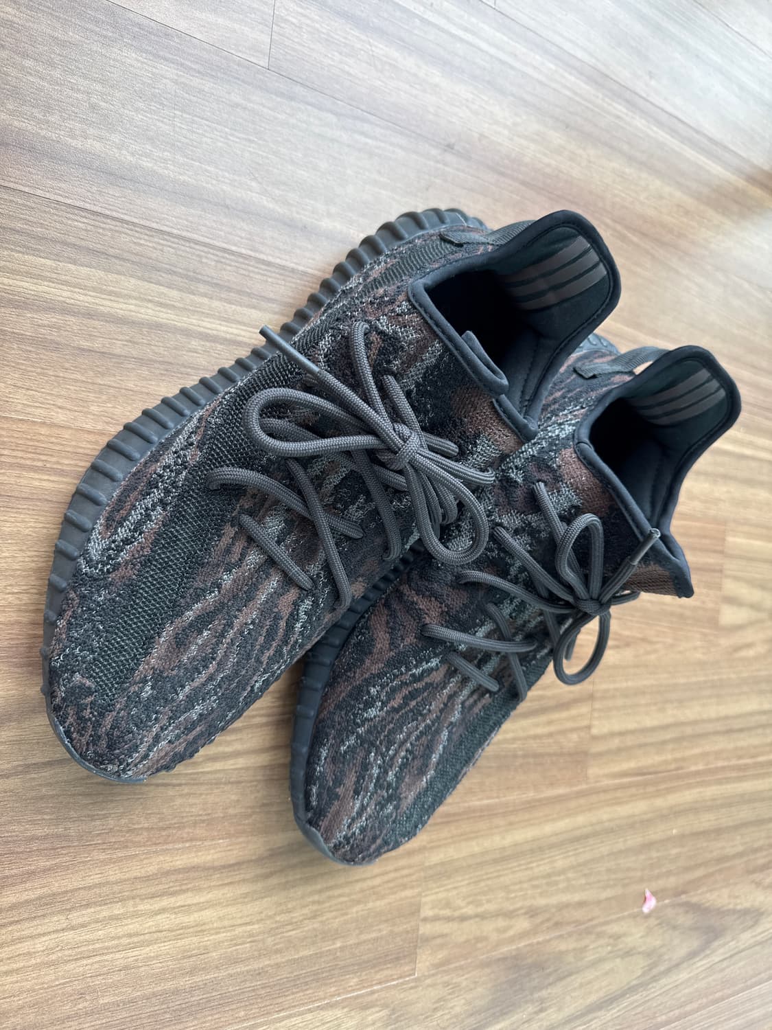 YEEZY 아디다스 이지 부스트 350 V2 믹스 락 상품이미지1