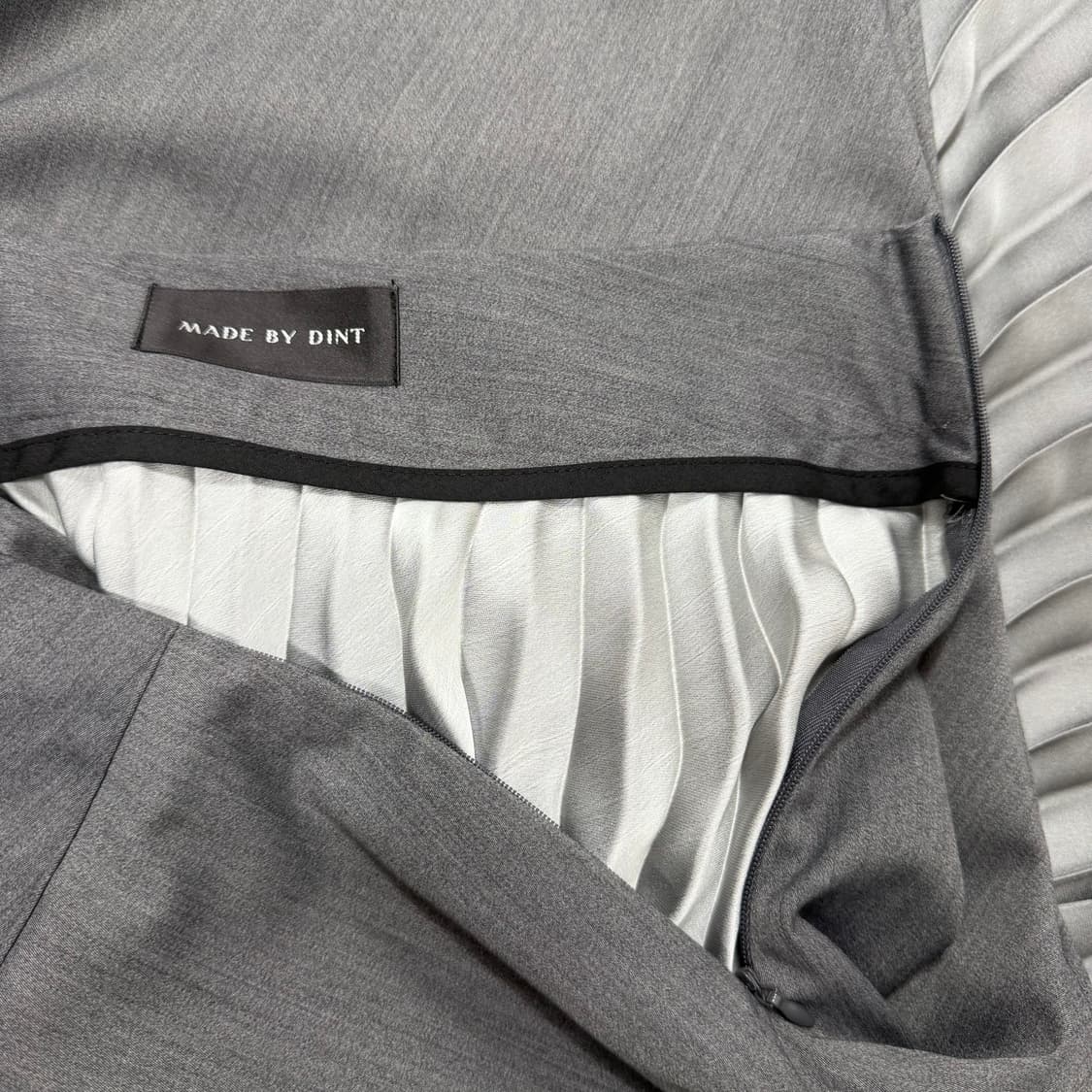 딘트(DINT) 레이어드 플리츠 롱스커트 상품이미지4