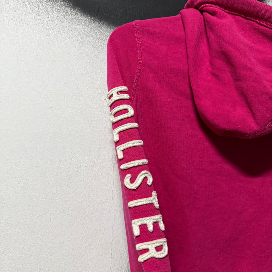 홀리스터 y2k 패치 디테일 딱붙핏 집업 후디 핫핑크 상품이미지4