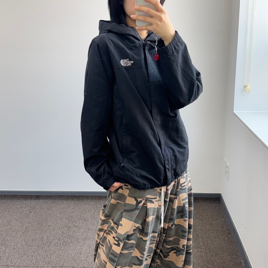 The north face 노스페이스 블랙 바람막이 자켓 상품이미지2