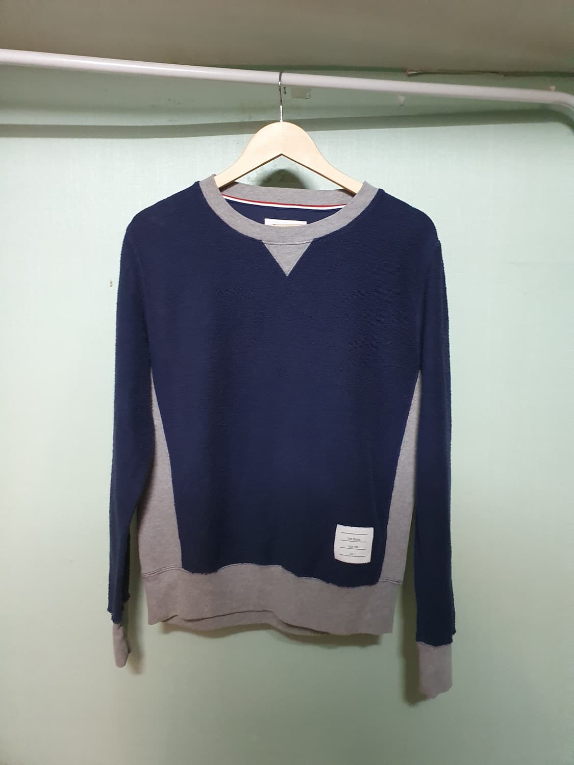 톰브라운 맨투맨 사이즈2 상품이미지1