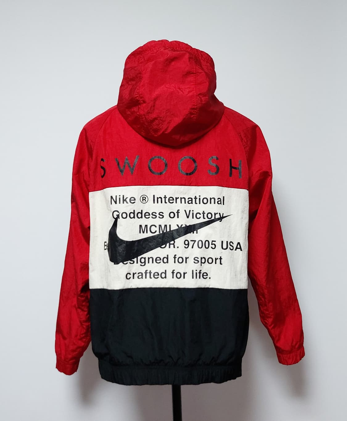 나이키 더블 스우시 바람막이 자켓 (L)

 상품이미지2