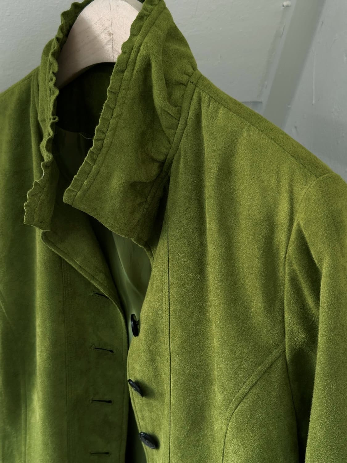 Fake suede over shoulder blouson 상품이미지4