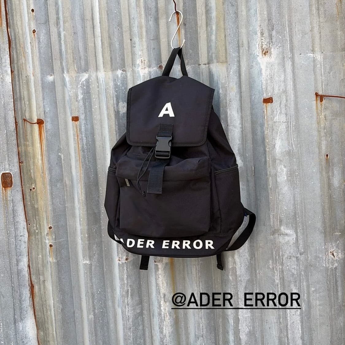 아더에러 오버사이즈 블랙 백팩 상품이미지3