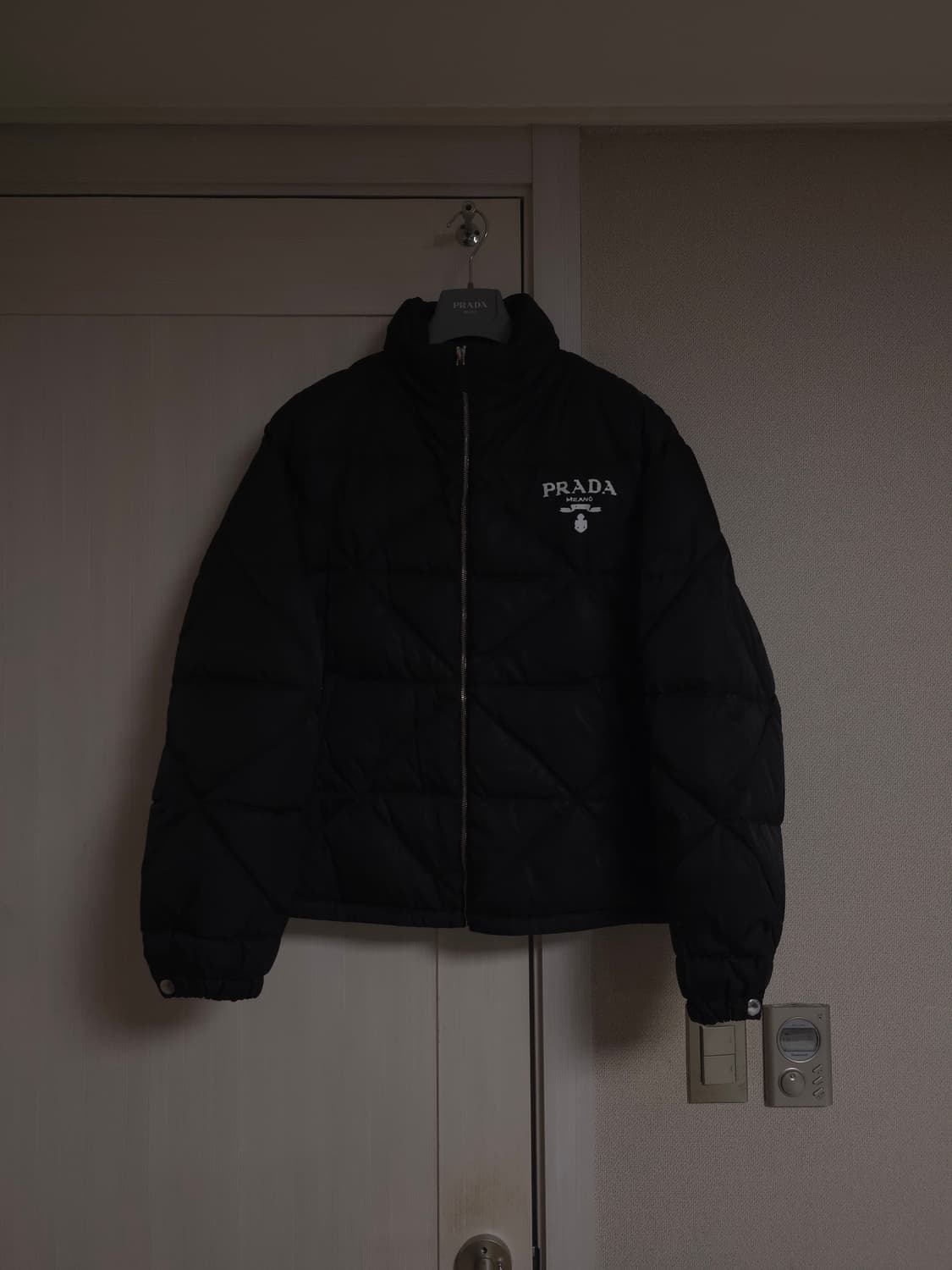 [L] 프라다 리나일론 퀄팅 패딩 블랙(SGB803) 상품이미지1
