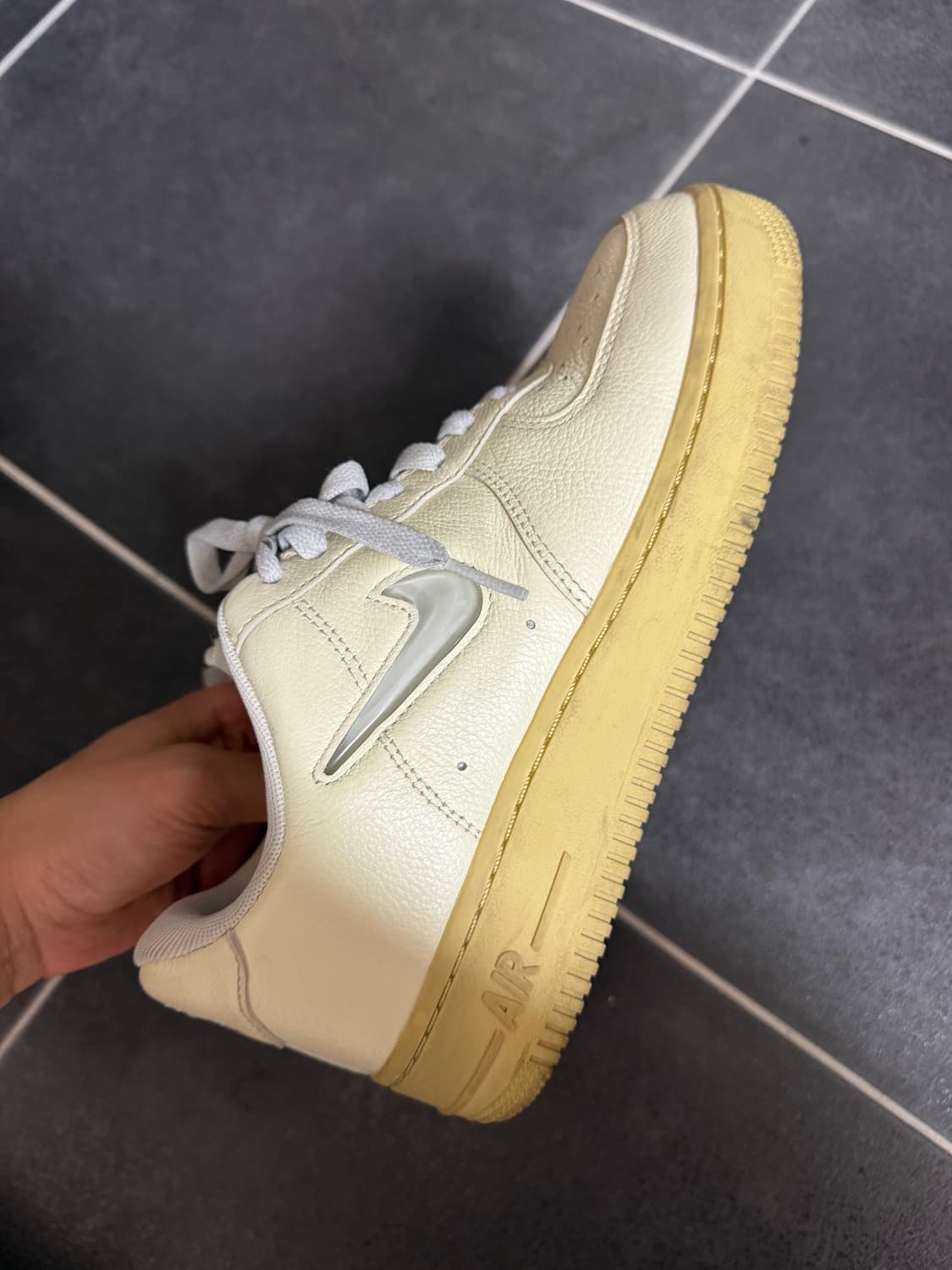 나이키 에어포스 240 상품이미지1