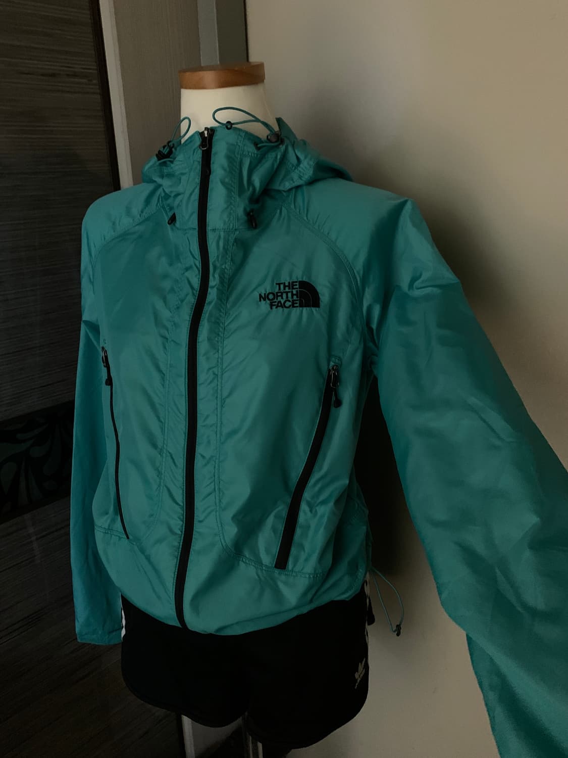 노스페이스 바람막이 상품이미지1