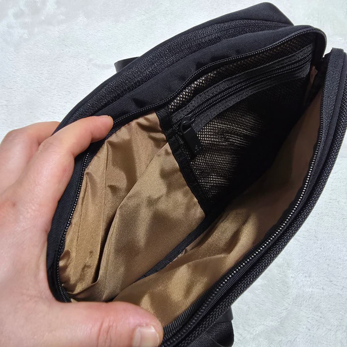 쌤소나이트 레드 블랙 힙색 슬링백 상품이미지3