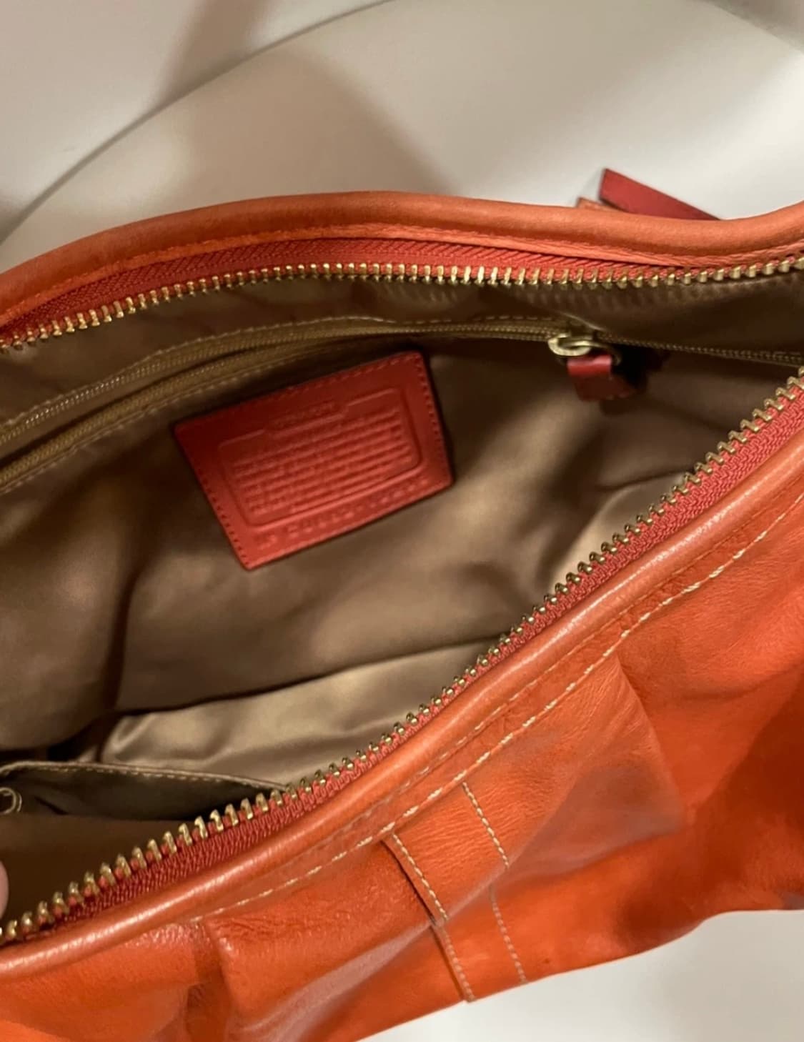코치 오렌지 가죽 숄더백 상품이미지4