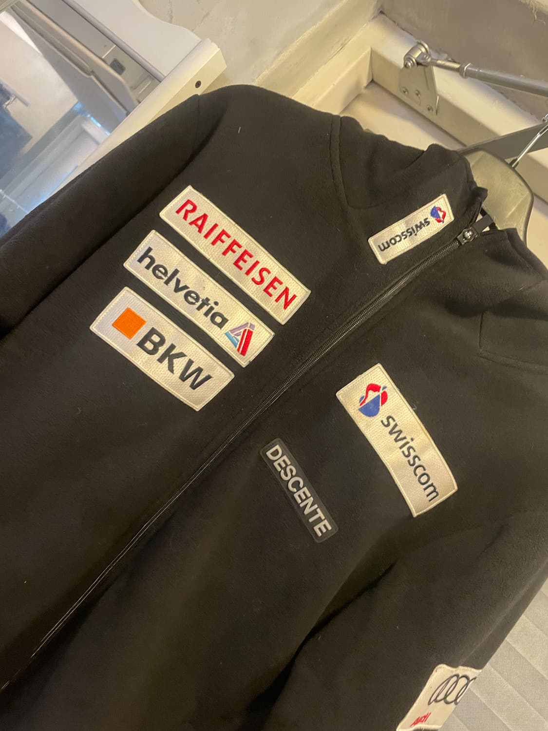 데상트 스위스 스폰서 후리스 일제정품 100~105 상품이미지2