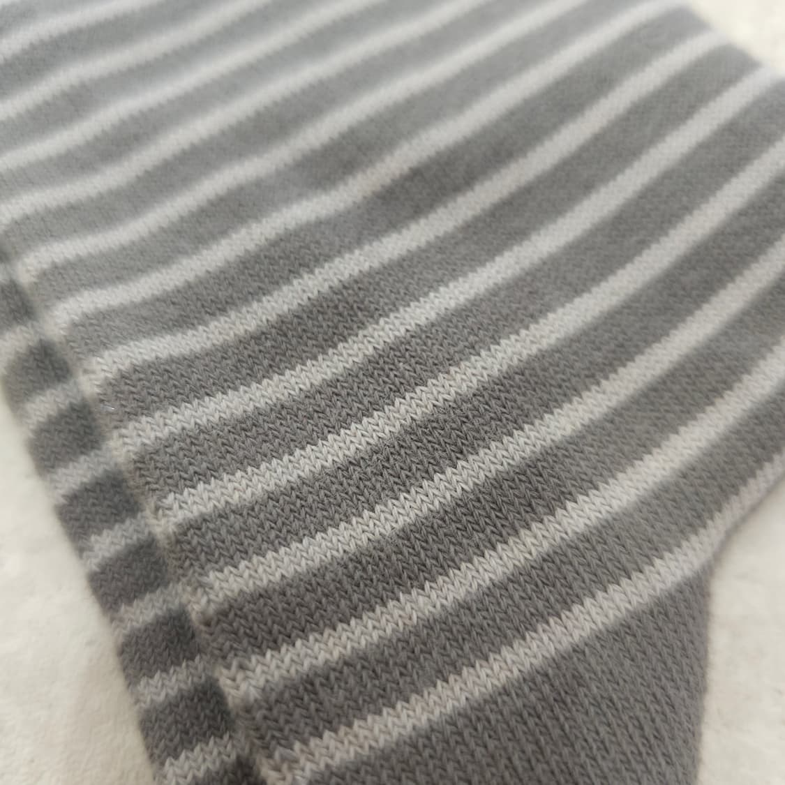 JPN 유니클로 그레이 스트라이프 양말 상품이미지2