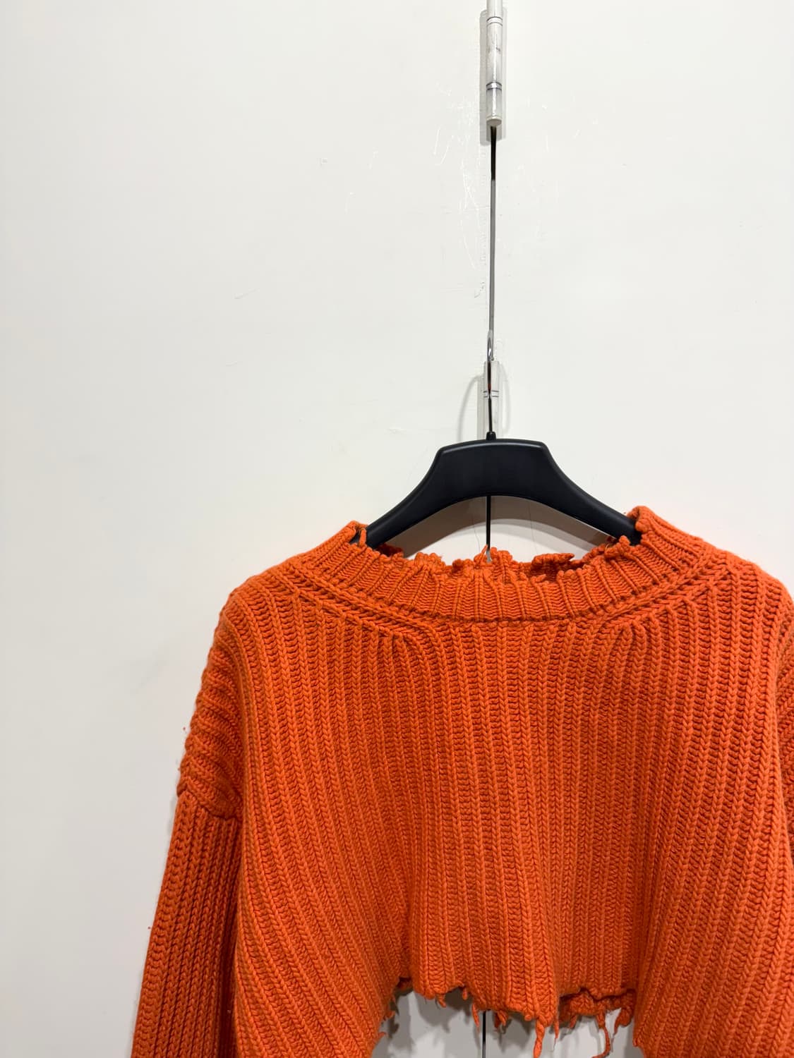 PERVERZE 퍼버즈 러프컷 캐시미어 크롭 니트 상품이미지4