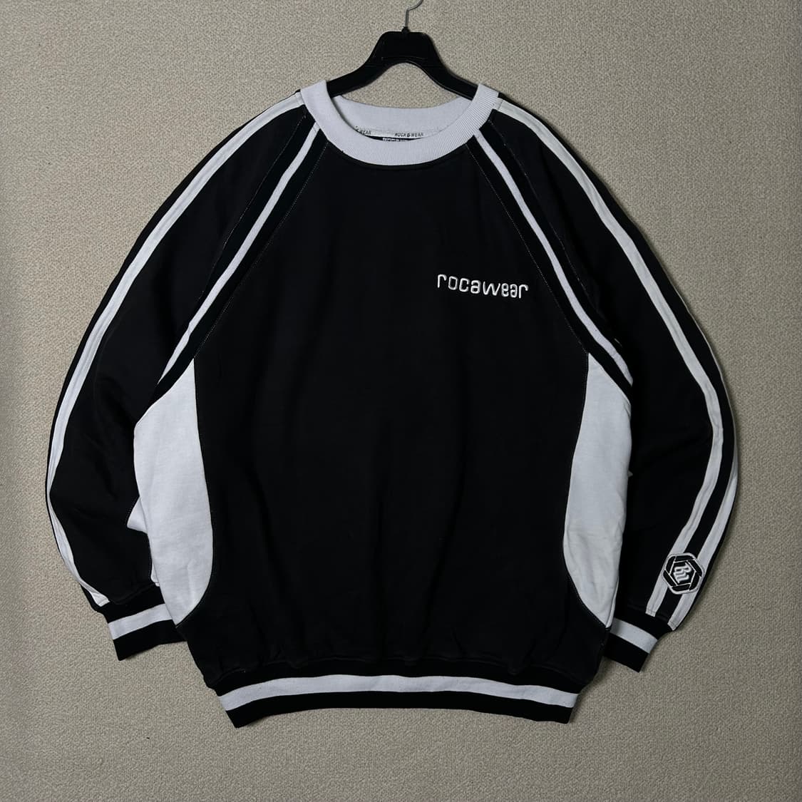 (XL) 로카웨어 블랙 나그랑 맨투맨 상품이미지1