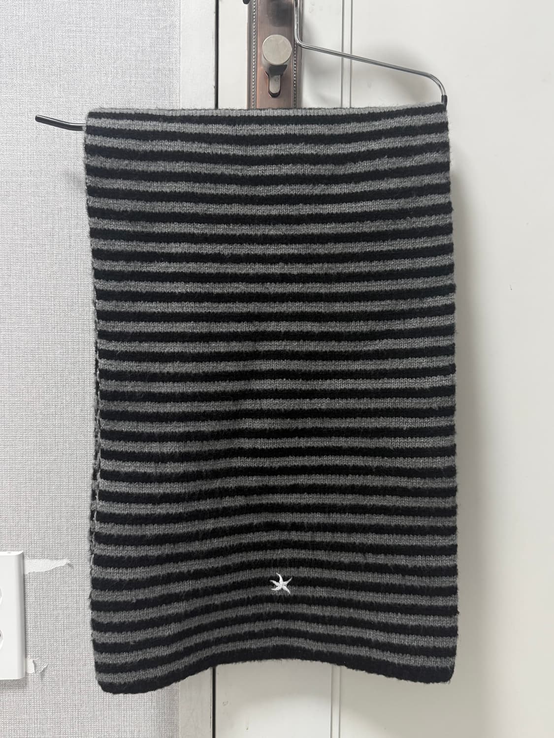 더콜디스모먼트 머플러 목도리 블랙 그레이 상품이미지2